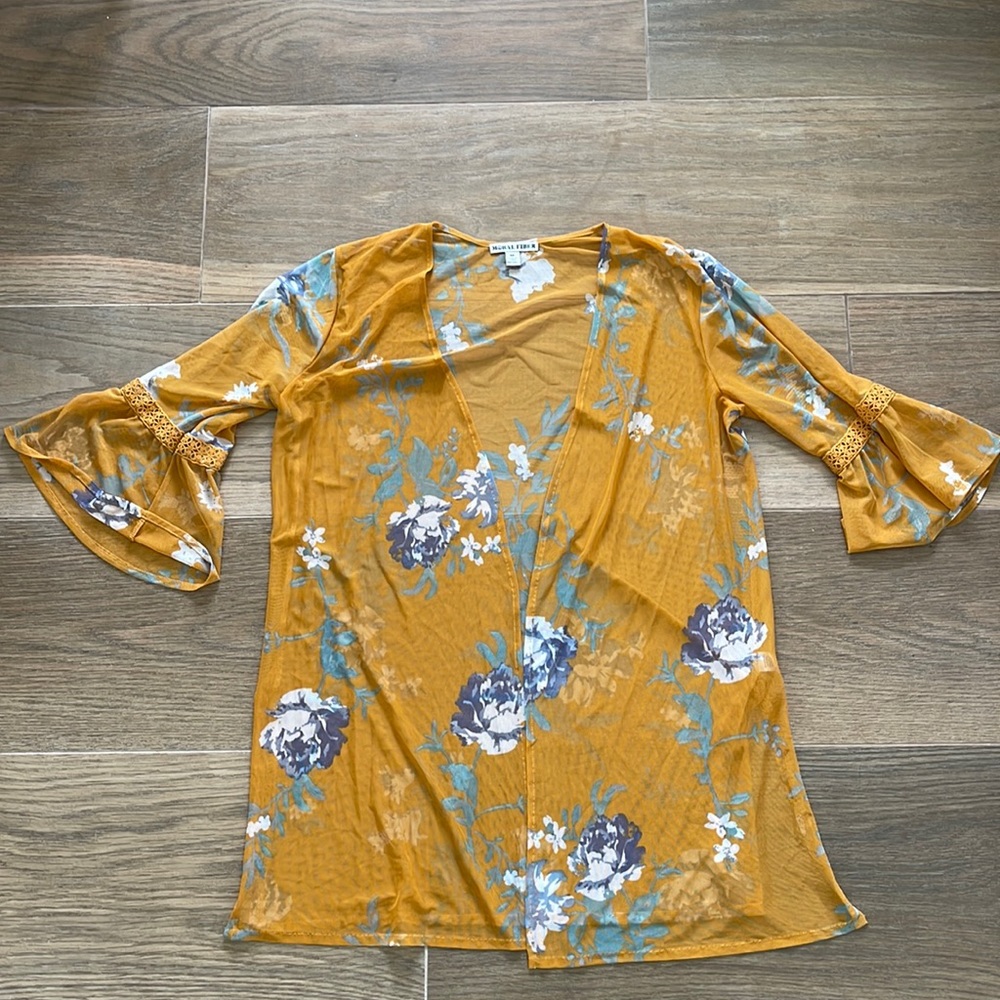 Womens (Medium) *Like New* Mesh cover up with Flare Sleeves